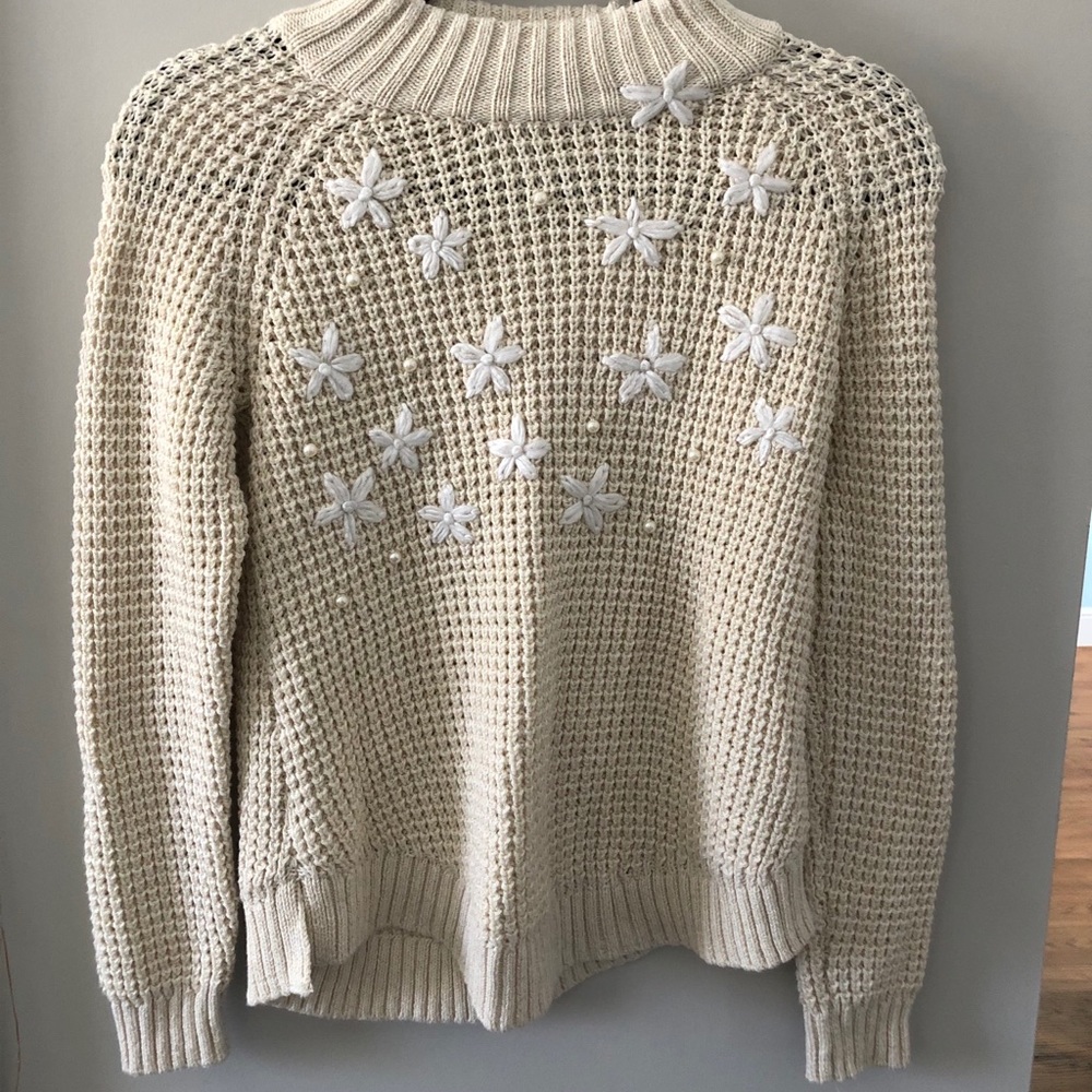 max studio sweater